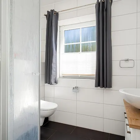 Fischhuus بيت للعطل *